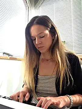 lucie mehott online show from 04-10-26, 08:32