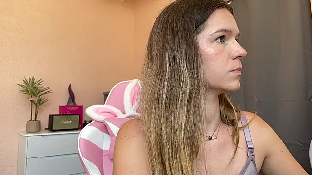 lucie mehott online show from 05-27-26, 09:16