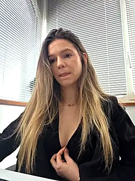 lucie mehott online show from 03-12-26, 09:13