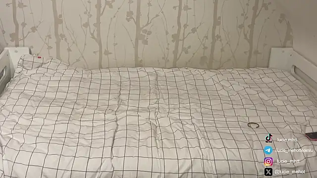 lucie mehott online show from 09-24-25, 06:58