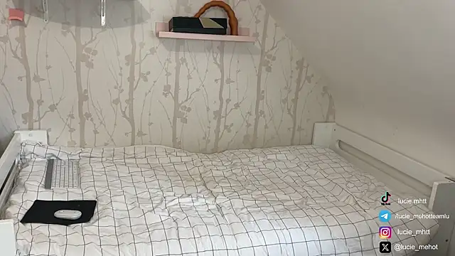 lucie mehott online show from 09-26-25, 09:27