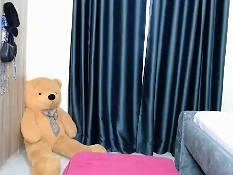 TeenieReeny online show from 01-11-26, 02:35