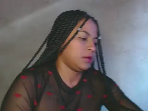 Giselabrunette25 online show from 01-12-25, 12:23
