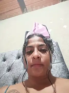Giselabrunette25 online show from 06-12-26, 12:52