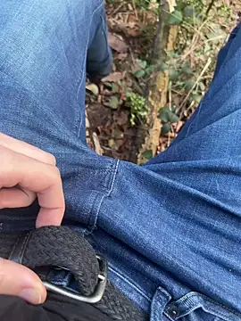 Snapshot of Janni_2005 chatting on 03-06-26, 04:46 Janni 2005 online show from 03-06-26, 04:46