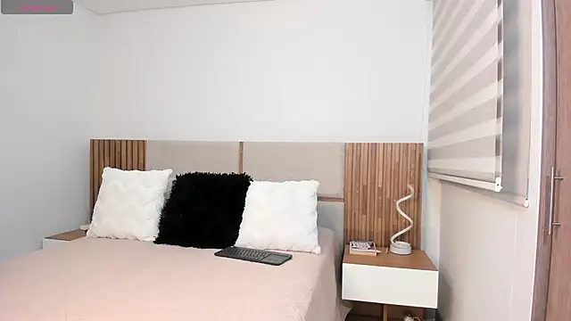 MalejaDiaz  online show from 04-21-26, 06:58