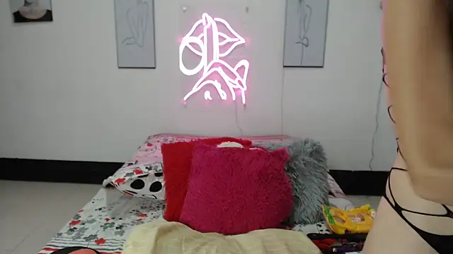 Rihana14 online show from 03-17-26, 10:35