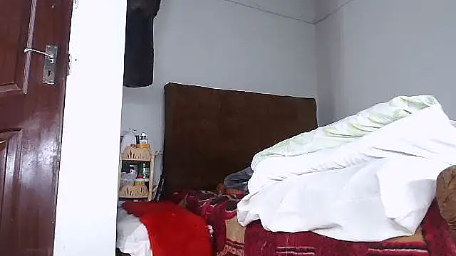 Snapshot of shoshortyy chatting on 06-22-26, 05:04 shoshortyy online show from 06-22-26, 05:04