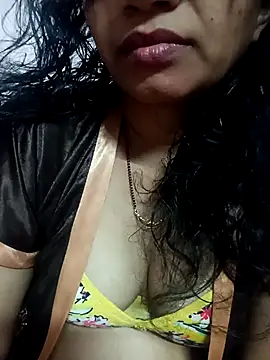 Snapshot of Hotanita99 chatting on 01-18-26, 05:27 Hotanita99 online show from 01-18-26, 05:27