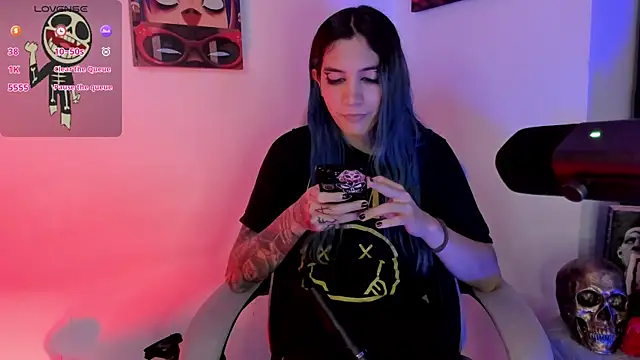 Snapshot of sofi_pretty_uwu- chatting on 04-28-26, 02:27 sofi pretty uwu- online show from 04-28-26, 02:27