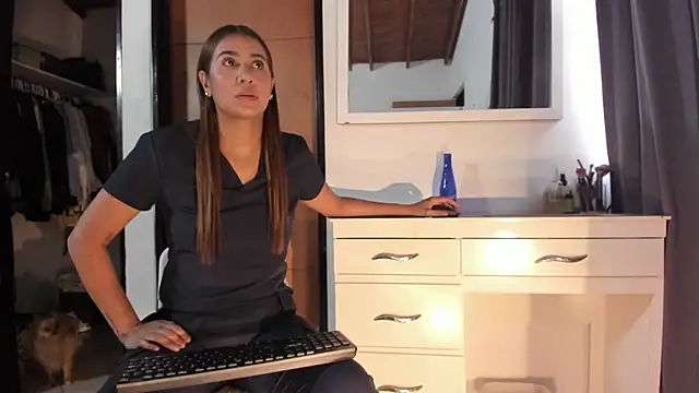 Snapshot of Alana_Suares1 chatting on 07-14-26, 08:59 Alana Suares1 online show from 07-14-26, 08:59