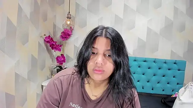 Snapshot of LindaBreeS chatting on 09-29-25, 02:23 LindaBreeS online show from 09-29-25, 02:23