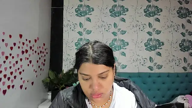 Snapshot of LindaBreeS chatting on 03-09-25, 02:21 LindaBreeS online show from 03-09-25, 02:21