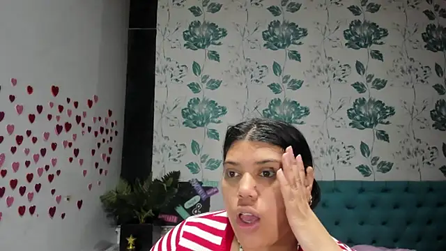 Snapshot of LindaBreeS chatting on 03-18-25, 01:34 LindaBreeS online show from 03-18-25, 01:34
