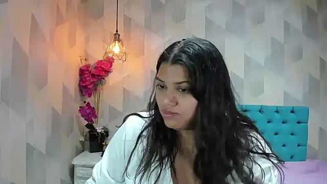 Snapshot of LindaBreeS chatting on 05-20-26, 02:25 LindaBreeS online show from 05-20-26, 02:25