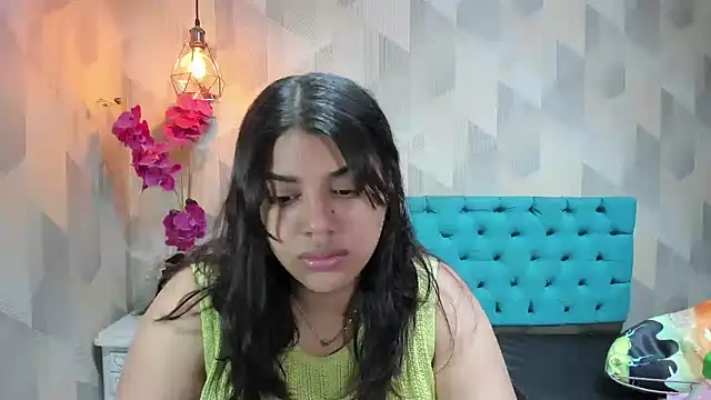 Snapshot of LindaBreeS chatting on 04-04-26, 12:34 LindaBreeS online show from 04-04-26, 12:34
