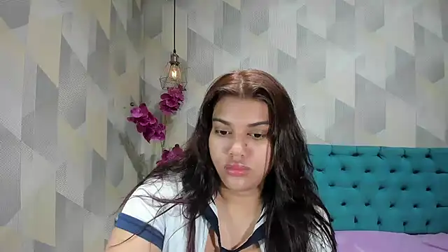 Snapshot of LindaBreeS chatting on 09-18-25, 12:41 LindaBreeS online show from 09-18-25, 12:41