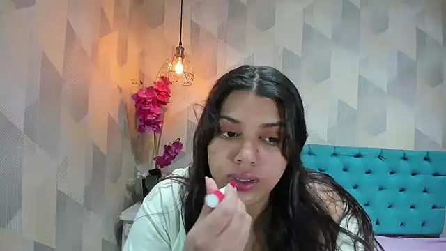 LindaBreeS online show from 06-10-26, 12:28