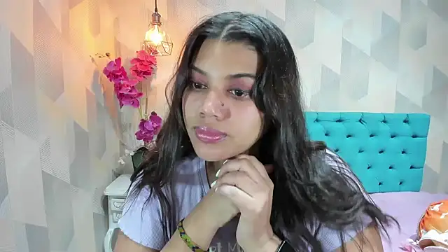 LindaBreeS online show from 06-18-26, 02:11
