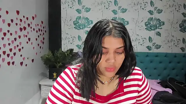 Snapshot of LindaBreeS chatting on 03-18-25, 04:39 LindaBreeS online show from 03-18-25, 04:39