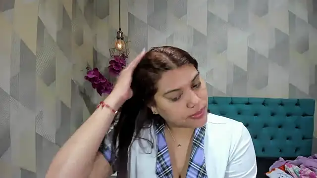 Snapshot of LindaBreeS chatting on 09-19-25, 01:04 LindaBreeS online show from 09-19-25, 01:04