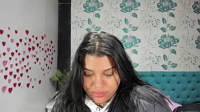 Snapshot of LindaBreeS chatting on 03-06-25, 02:40 LindaBreeS online show from 03-06-25, 02:40