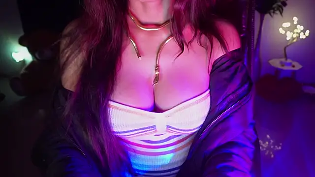 Snapshot of littledevil4511 chatting on 12-18-24, 12:18 littledevil4511 online show from 12-18-24, 12:18