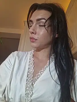 Snapshot of JolieLizz chatting on 10-28-25, 03:55 JolieLizz online show from 10-28-25, 03:55