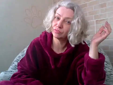 Lorie Carrie online show from 02-12-26, 12:16