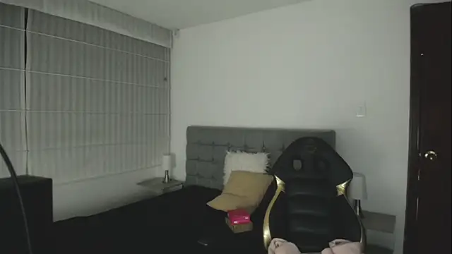 Andrea Ramos online show from 09-30-25, 05:52