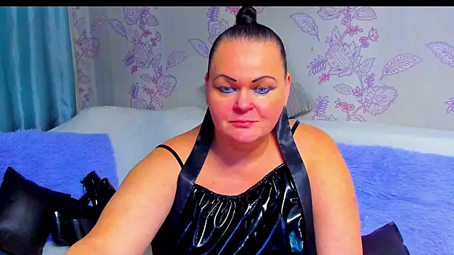 MilanaBiegert online show from 11-30-25, 07:47