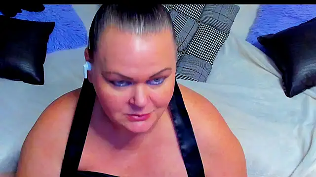 MilanaBiegert online show from 12-14-25, 08:36