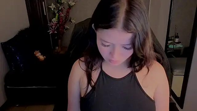 Snapshot of almma_shy chatting on 10-01-25, 02:32 almma shy online show from 10-01-25, 02:32