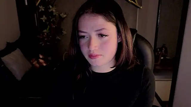 Snapshot of almma_shy chatting on 11-20-25, 01:34 almma shy online show from 11-20-25, 01:34