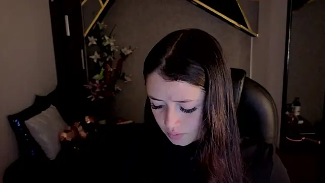 Snapshot of almma_shy chatting on 11-15-25, 03:16 almma shy online show from 11-15-25, 03:16