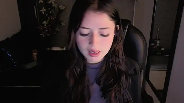 Snapshot of almma_shy chatting on 11-12-25, 01:26 almma shy online show from 11-12-25, 01:26