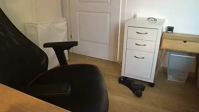 jungcock3210 online show from 09-23-25, 12:56