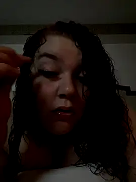 lolabun247 online show from 10-23-25, 01:37