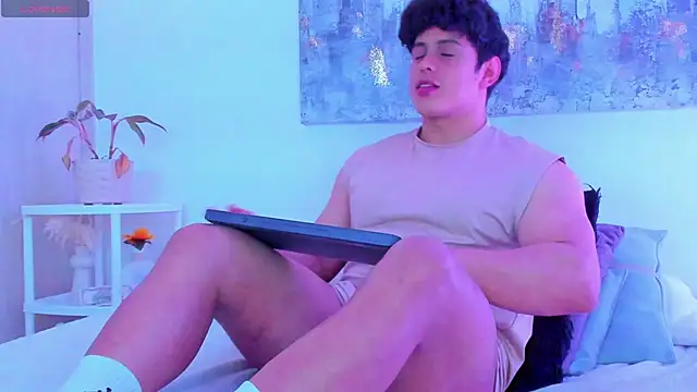 arminjones1 online show from 10-31-25, 05:15