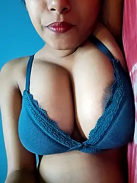 Snapshot of sexyindi_couple chatting on 11-09-25, 01:26 sexyindi couple online show from 11-09-25, 01:26