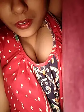 Snapshot of sexyindi_couple chatting on 01-27-25, 04:54 sexyindi couple online show from 01-27-25, 04:54