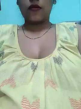 Snapshot of sexyindi_couple chatting on 02-05-25, 07:07 sexyindi couple online show from 02-05-25, 07:07