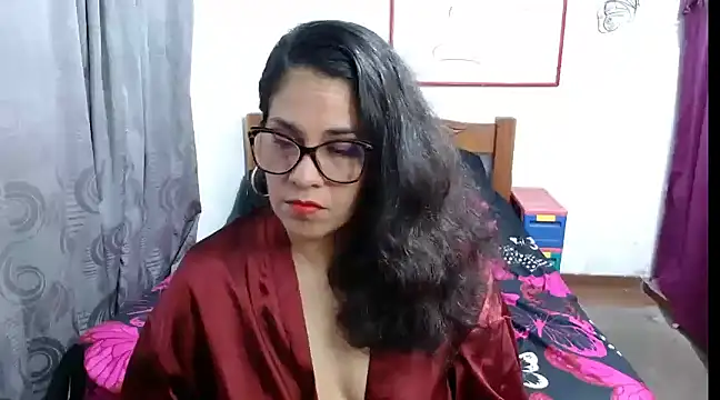 Mistresskloe01 online show from 12-26-24, 12:27