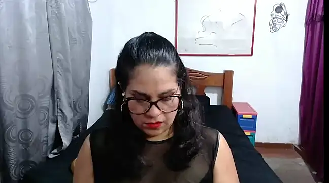 Mistresskloe01 online show from 01-08-25, 12:47