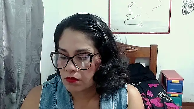 Mistresskloe01 online show from 09-30-25, 12:11