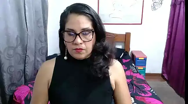 Mistresskloe01 online show from 01-13-25, 12:35