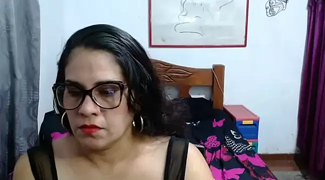 Mistresskloe01 online show from 12-06-24, 12:44