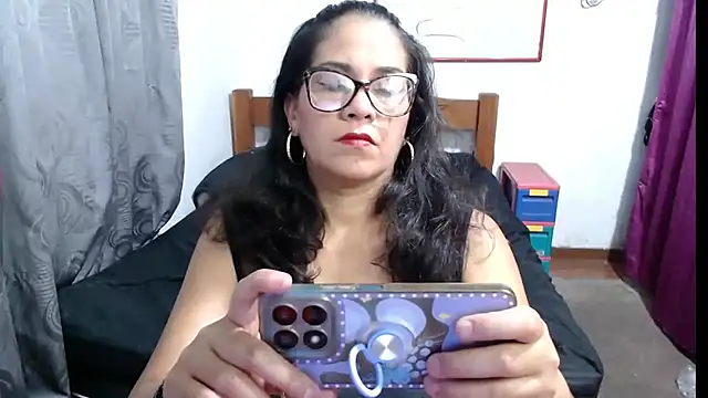 Mistresskloe01 online show from 02-20-25, 12:47