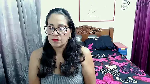 Mistresskloe01 online show from 10-16-25, 12:46