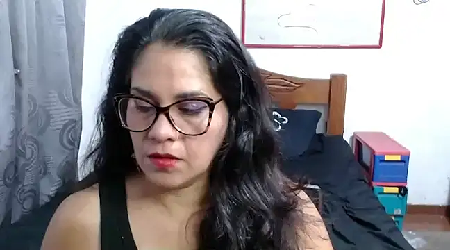 Mistresskloe01 online show from 02-10-25, 12:50